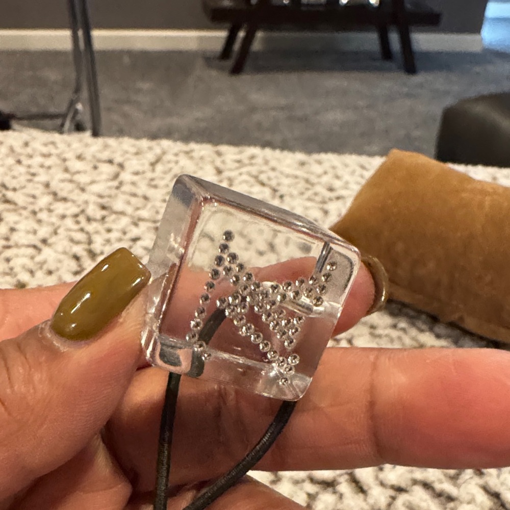 Louis Vuitton Clear and Gold Hair Accessory🥳🥳❌❌ - Picture 6 of 6